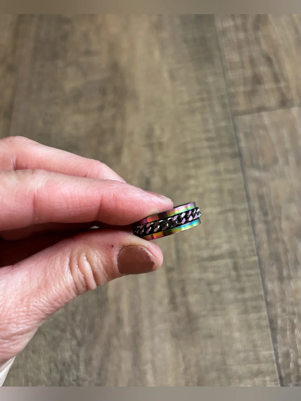 Men’s plus size 15 silver tone multi-color iridescent chain accent ring